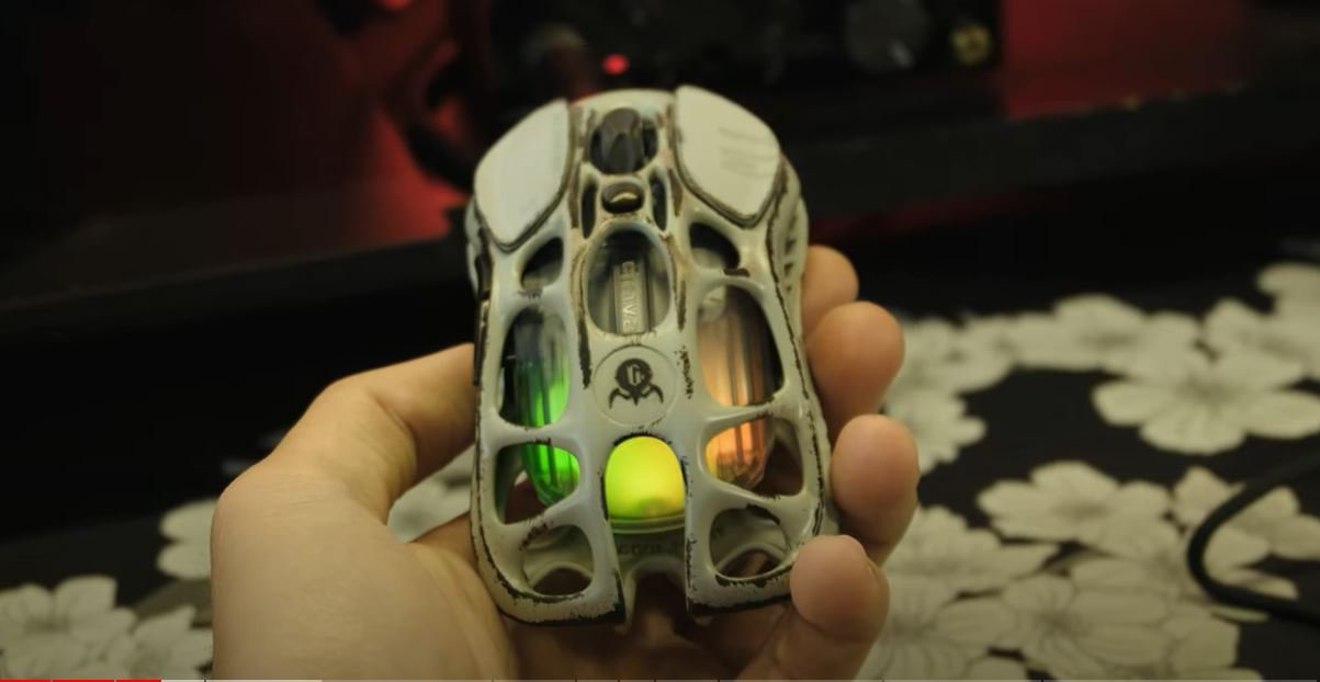 Alien gaming mouse